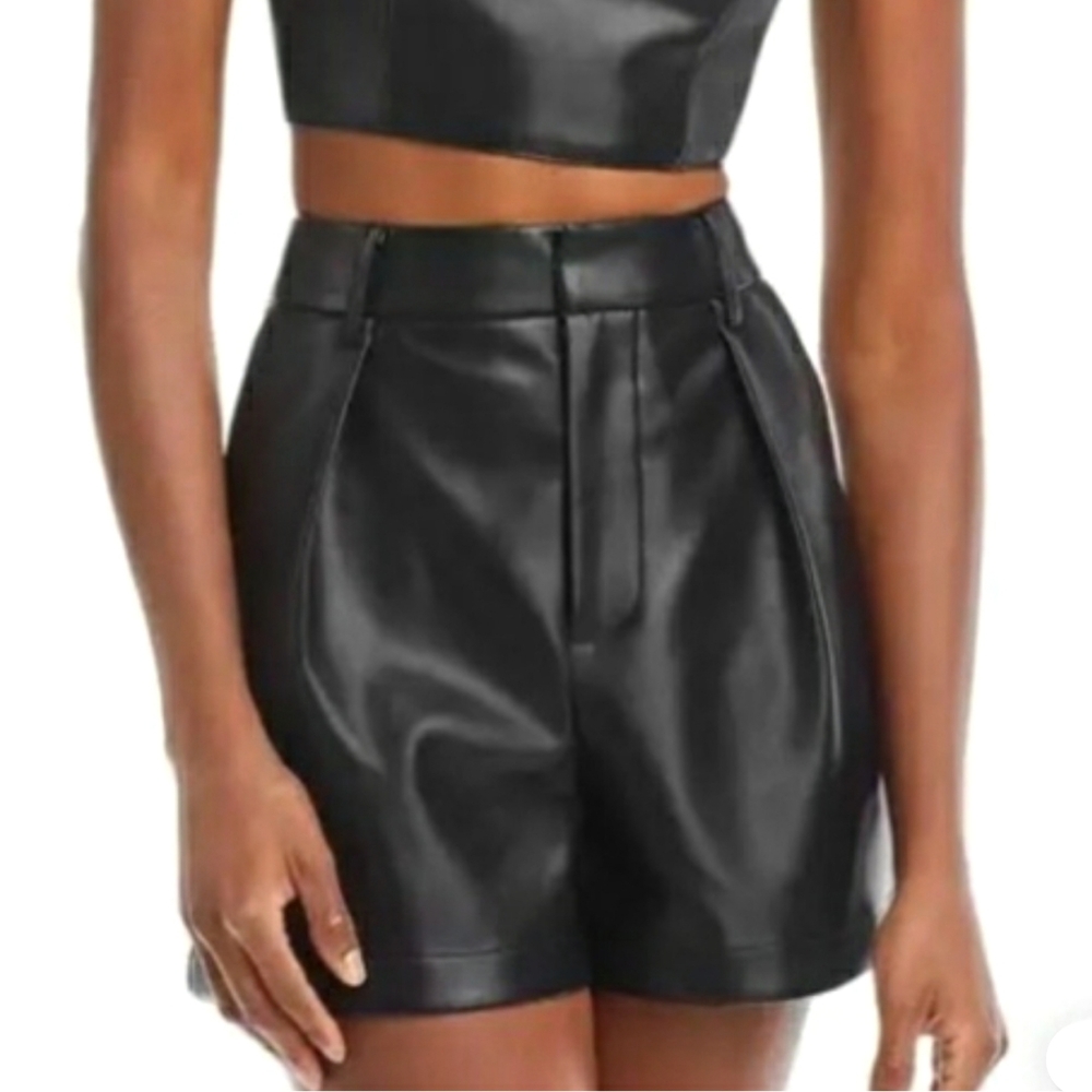 7 FOR ALL MANKIND Soft Faux Leather Black Shorts Medium NWT (fit like a large)